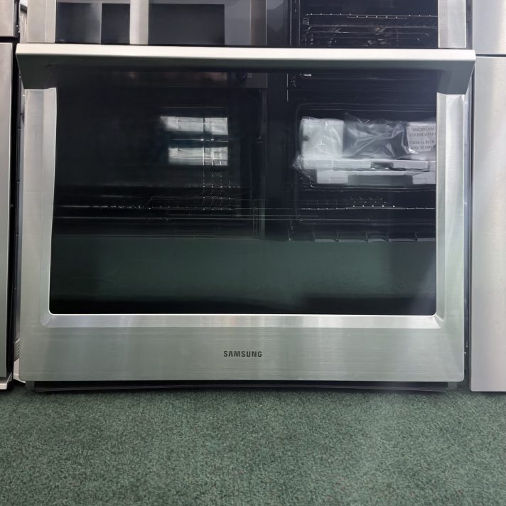 Samsung* 30" Single Wall Oven with Steam Cook and WiFi - Stainless steel