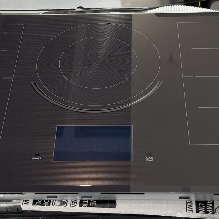 Dacor* Contemporary 36" Electric Induction Cooktop - Black Glass