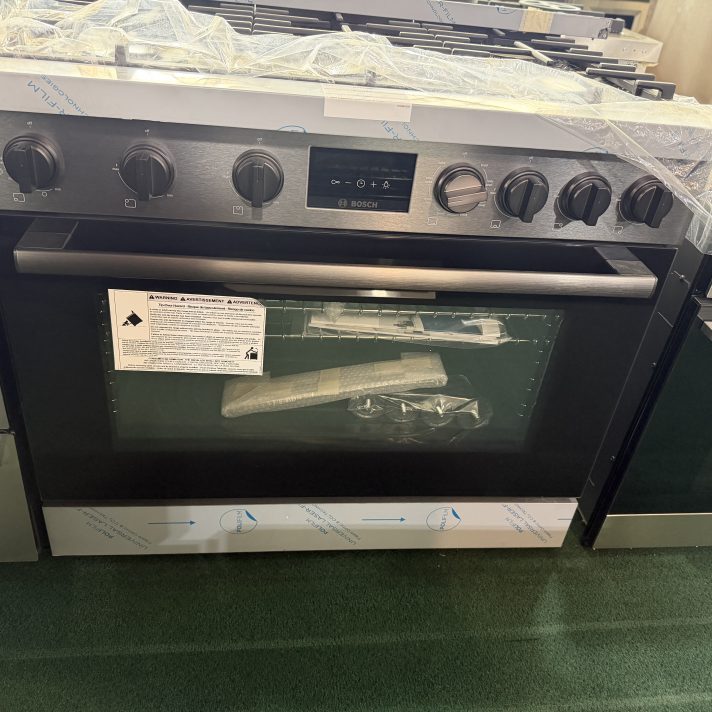 Bosch - 800 Series 3.7 cu. ft. Freestanding Dual Fuel Convection Range with 6 Dual Flame Ring Burners - Black Stainless Steel