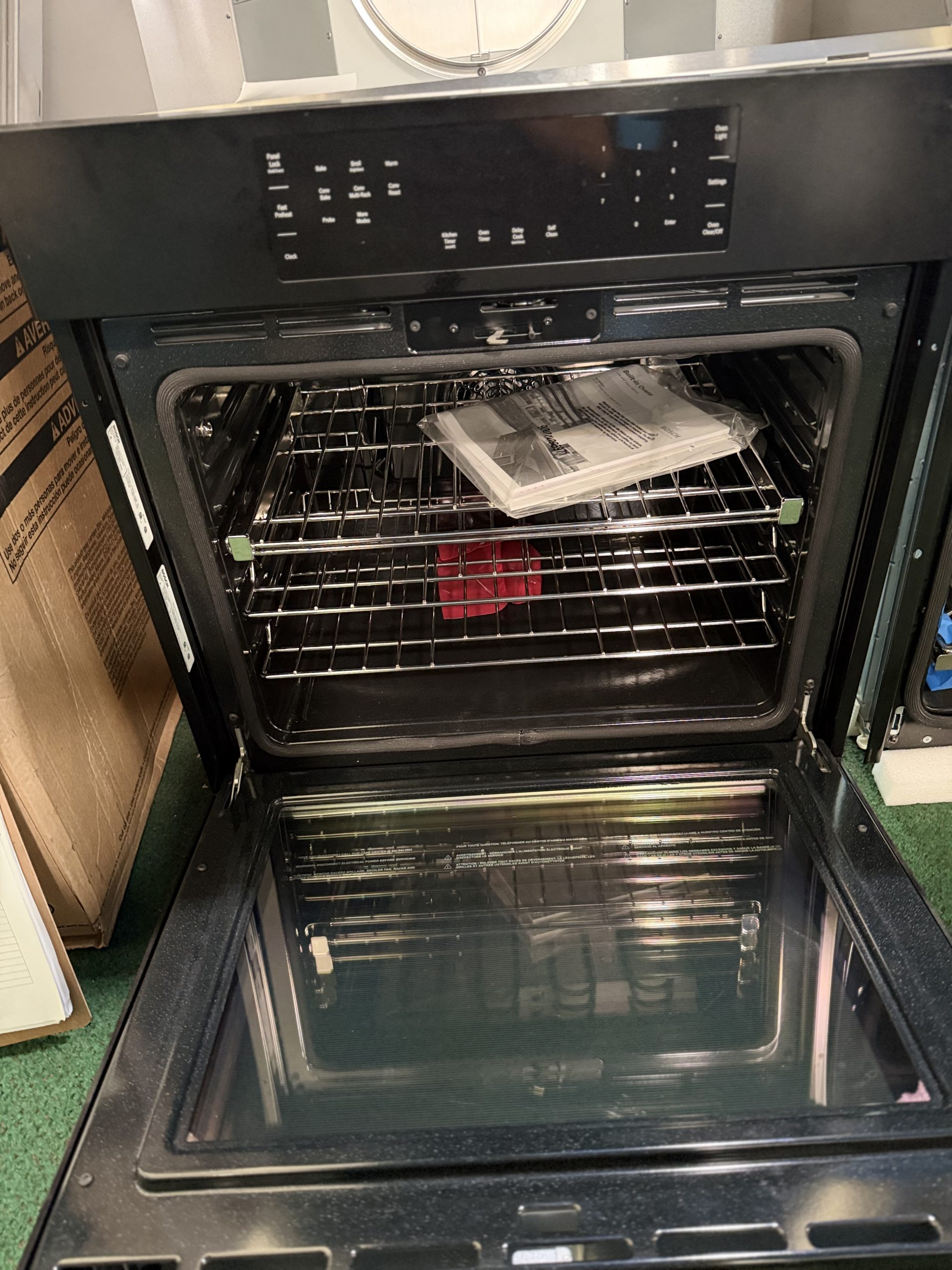 Bosch* 800 Series 30" Built-In Single Electric Convection Wall Oven - Black - Image 2