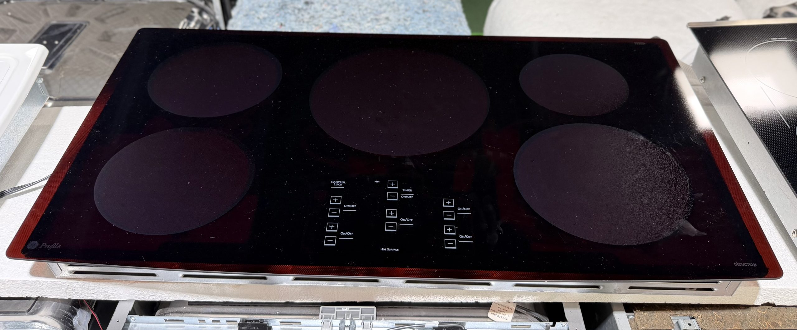 GE Profile™ Series 36" Electric Induction Cooktop - Image 3