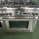 Thermador - ProGrand 5.7 Cu. Ft. Freestanding Gas Convection Range with Self-Cleaning and 6 Burners - Stainless Steel