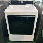 LG - 7.3 Cu. Ft. Smart Electric Dryer with EasyLoad Door - Alpine White