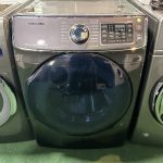 Samsung- 7.5 cu. ft. Smart Gas Dryer with MultiSteam™ in Black Stainless Steel