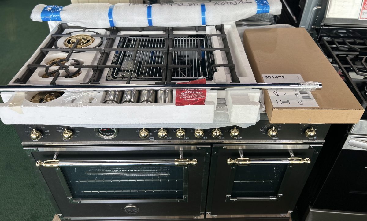 Bertazzoni Heritage Series 48 In. Dual Fuel Range, 6 Brass Burners and Griddle, Electric Self-Clean Oven in Matte Black - Image 7