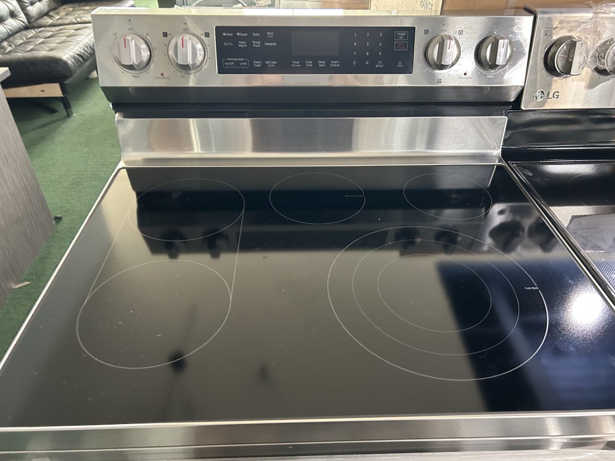 Samsung - 6.3 cu. ft. Freestanding Electric Convection+ Range with WiFi, No-Preheat Air Fry and Griddle - Stainless Steel - Image 2