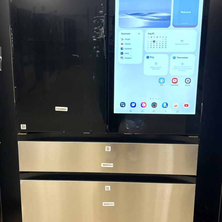 Samsung - Bespoke 23 cu. ft. Counter Depth 4-Door French Door Refrigerator with AI Family Hub™+ & AI Vision Inside
