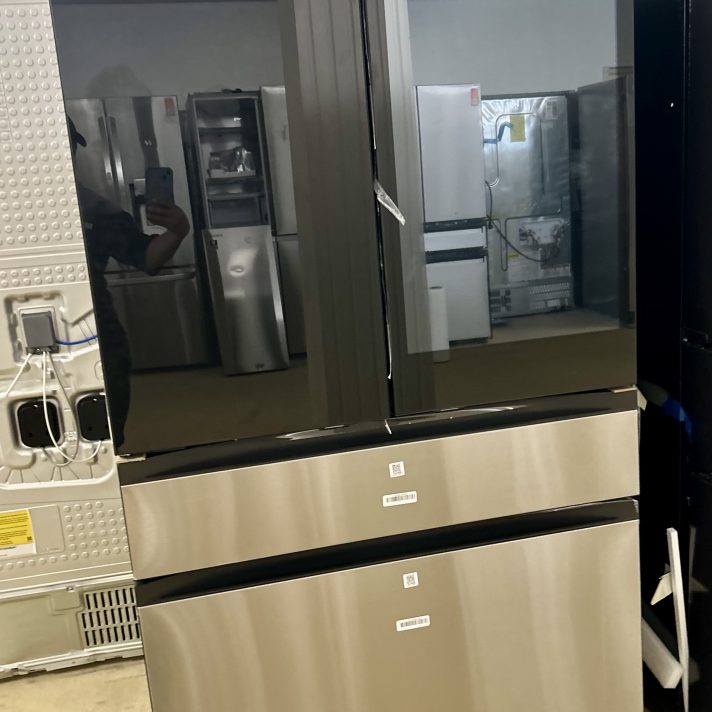 Samsung - Bespoke 29 cu. ft. 4-Door French Door Refrigerator with AI Family Hub™+ & AI Vision Inside™ - Charcoal Glass & Stainless Steel