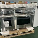 SIGNATURE KITCHEN SUITE 48-INCH GAS PRO RANGE WITH 6 BURNERS AND GRIDDLE