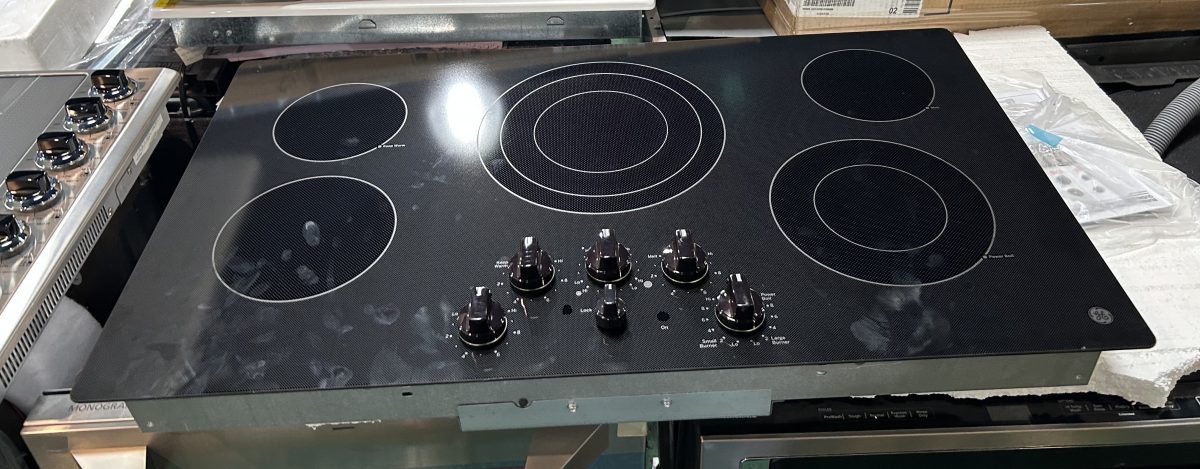GE - 36" Electric Built In Cooktop - Black