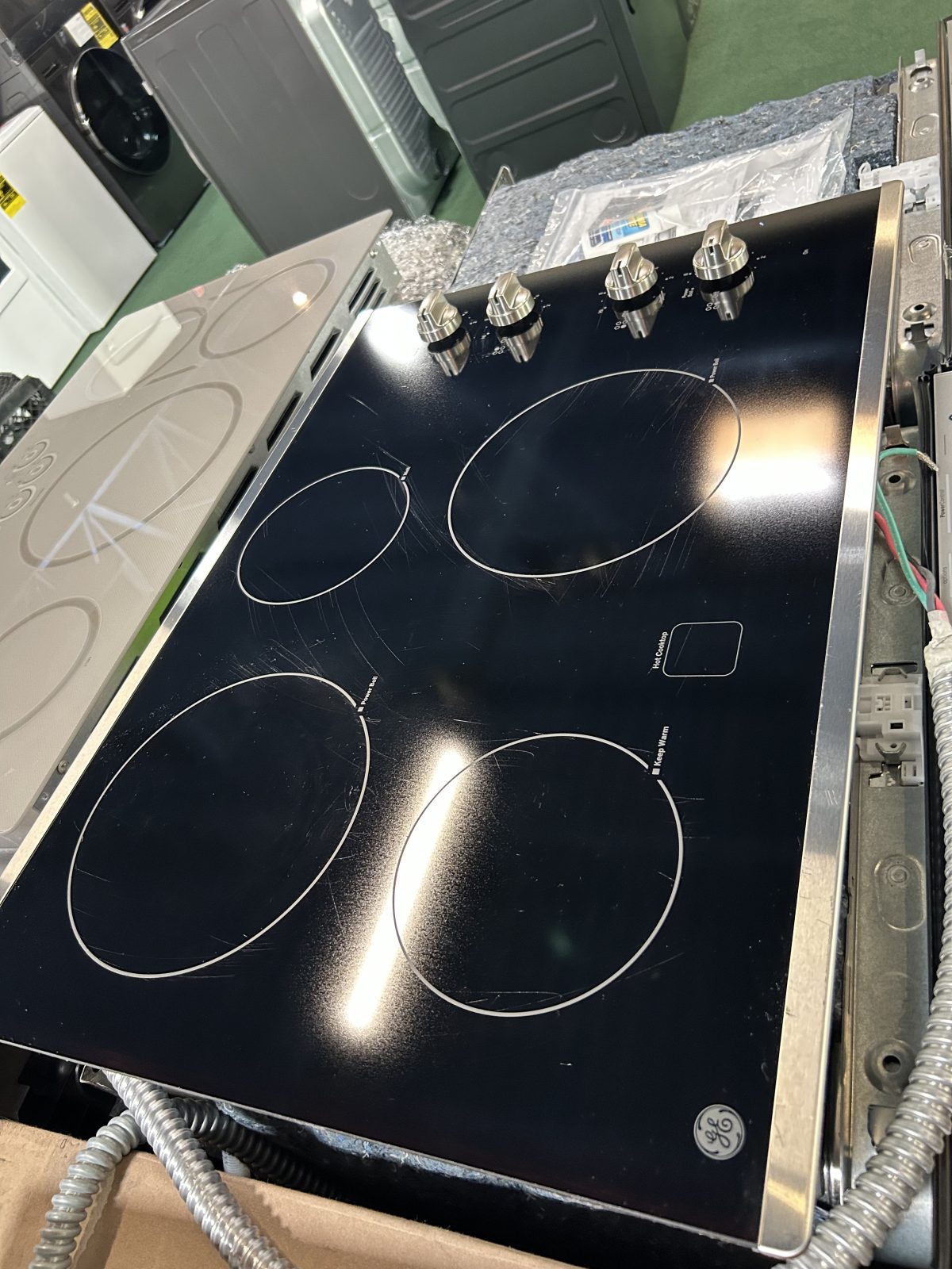 GE 30-in 4 burners Smooth Surface (Radiant) Stainless steel Electric Cooktop - Image 2