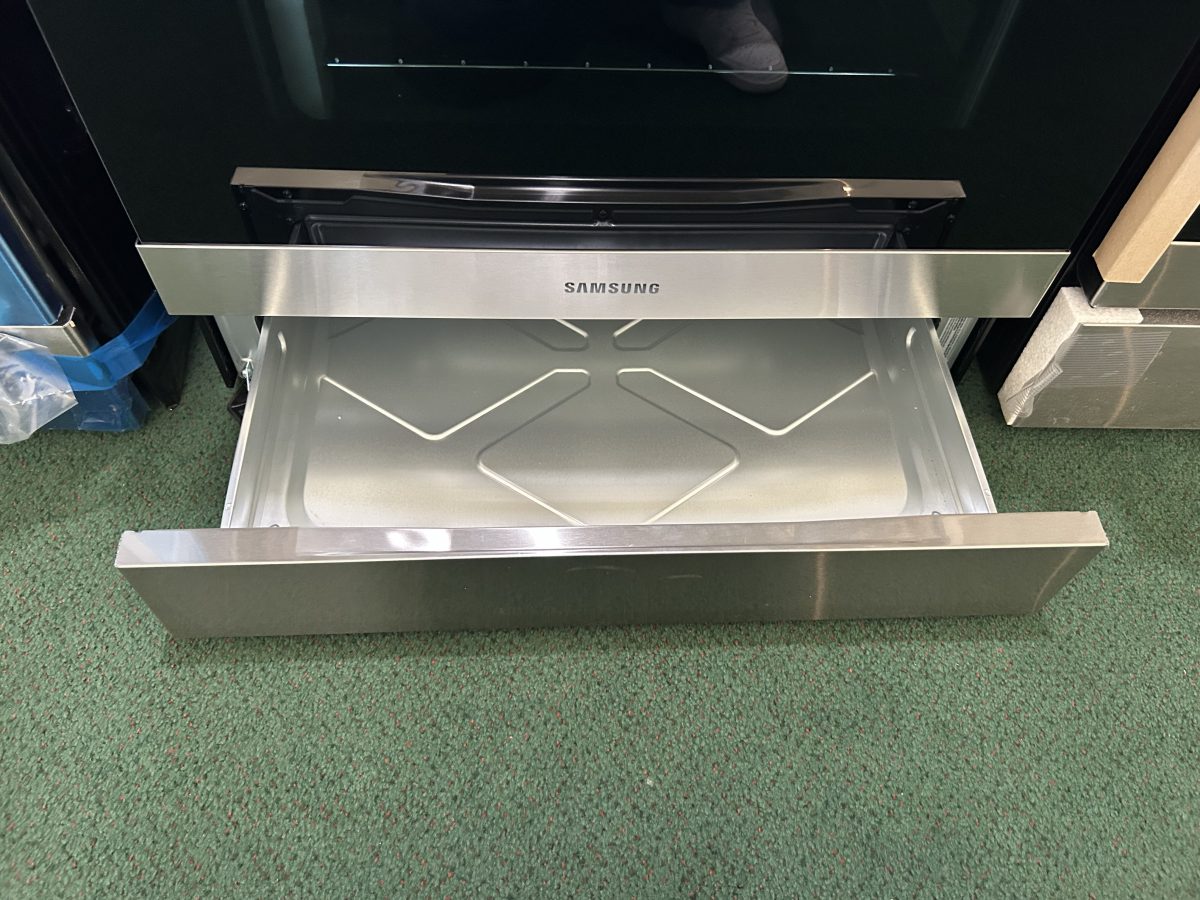 Samsung 30-in Glass Top 5 burners 6.3-cu ft Air Fry Convection Oven Freestanding Electric Range Fingerprint Resistant Stainless Steel - Image 4