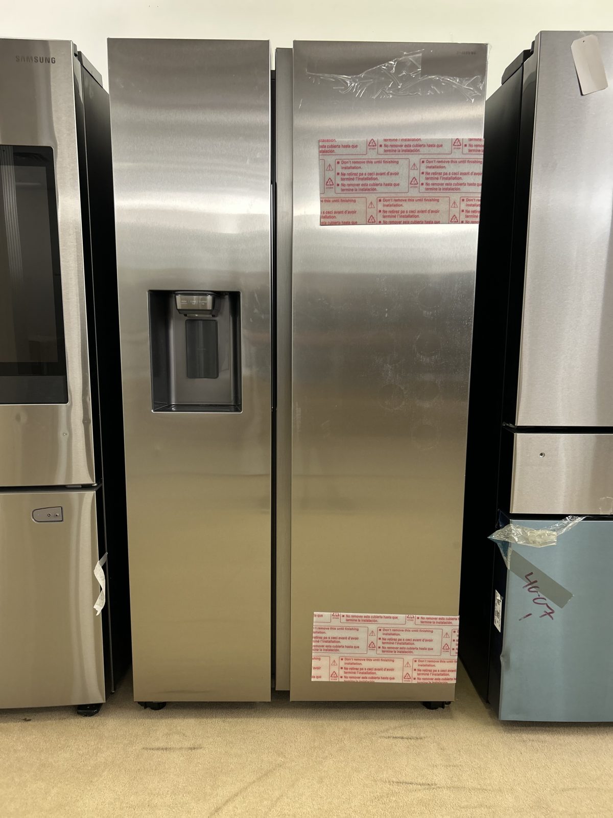 Samsung - 27.4 cu. ft. Side-by-Side Refrigerator with Large Capacity - Stainless steel