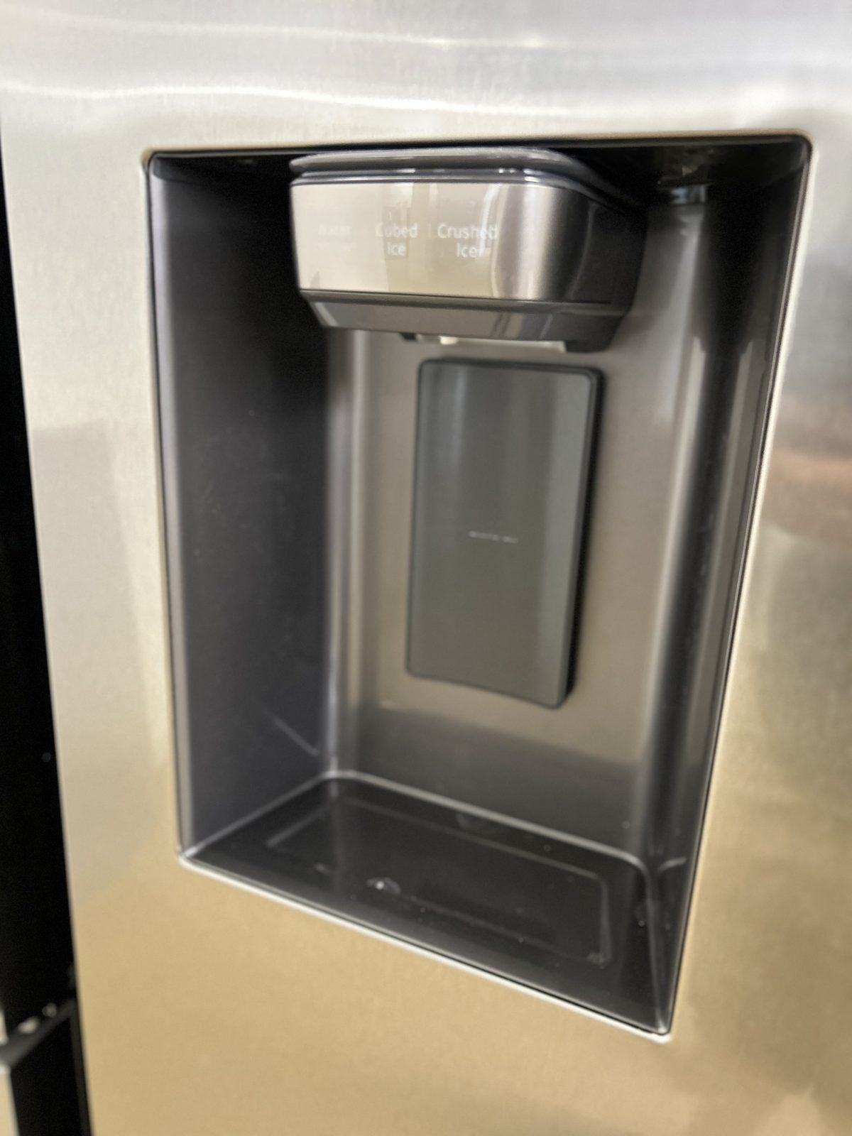 Samsung - 27.4 cu. ft. Side-by-Side Refrigerator with Large Capacity - Stainless steel - Image 3