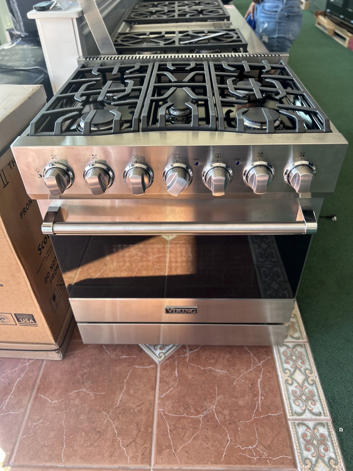 Viking - 3 Series Freestanding Gas 30" Range - Stainless steel