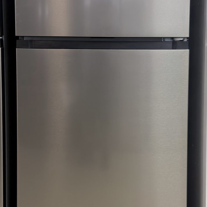 Woods* 18.0 cu. ft. Top Mount Frost-Free Fridge in Stainless Steel Look
