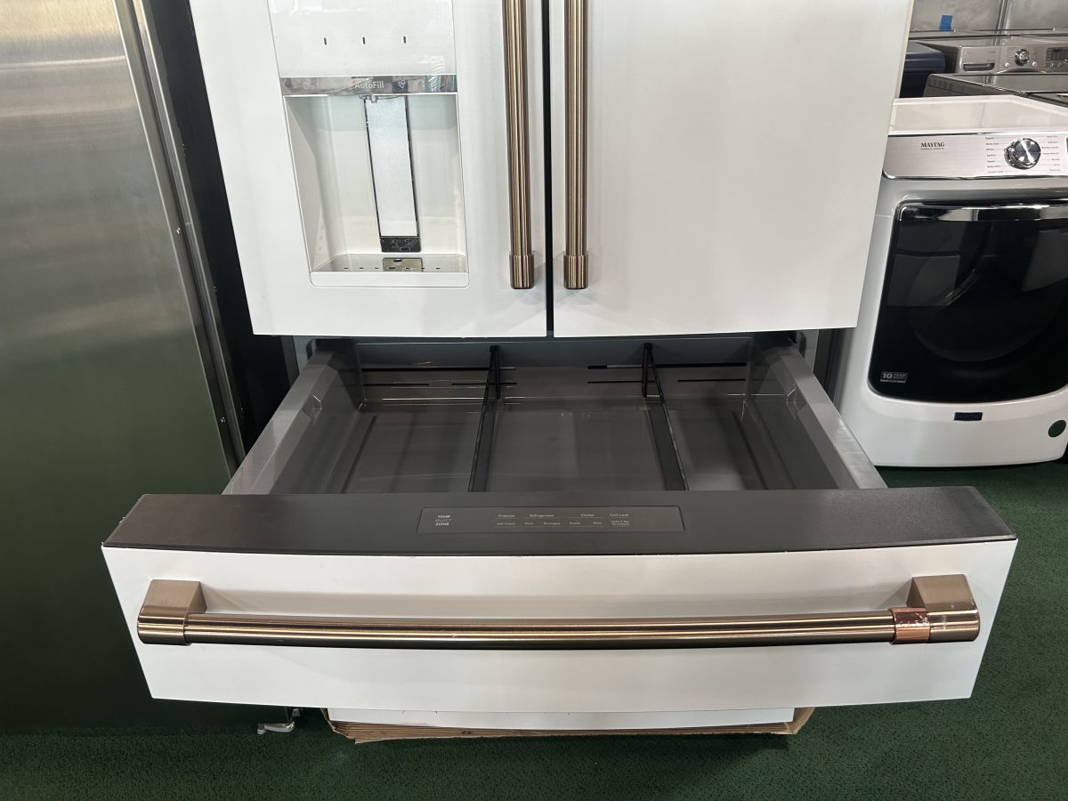 CAFÉ™ ENERGY STAR® 27.8 Cu. Ft. Smart 4-Door French-Door RefrigeratorCustomizable - Matte White - Image 4