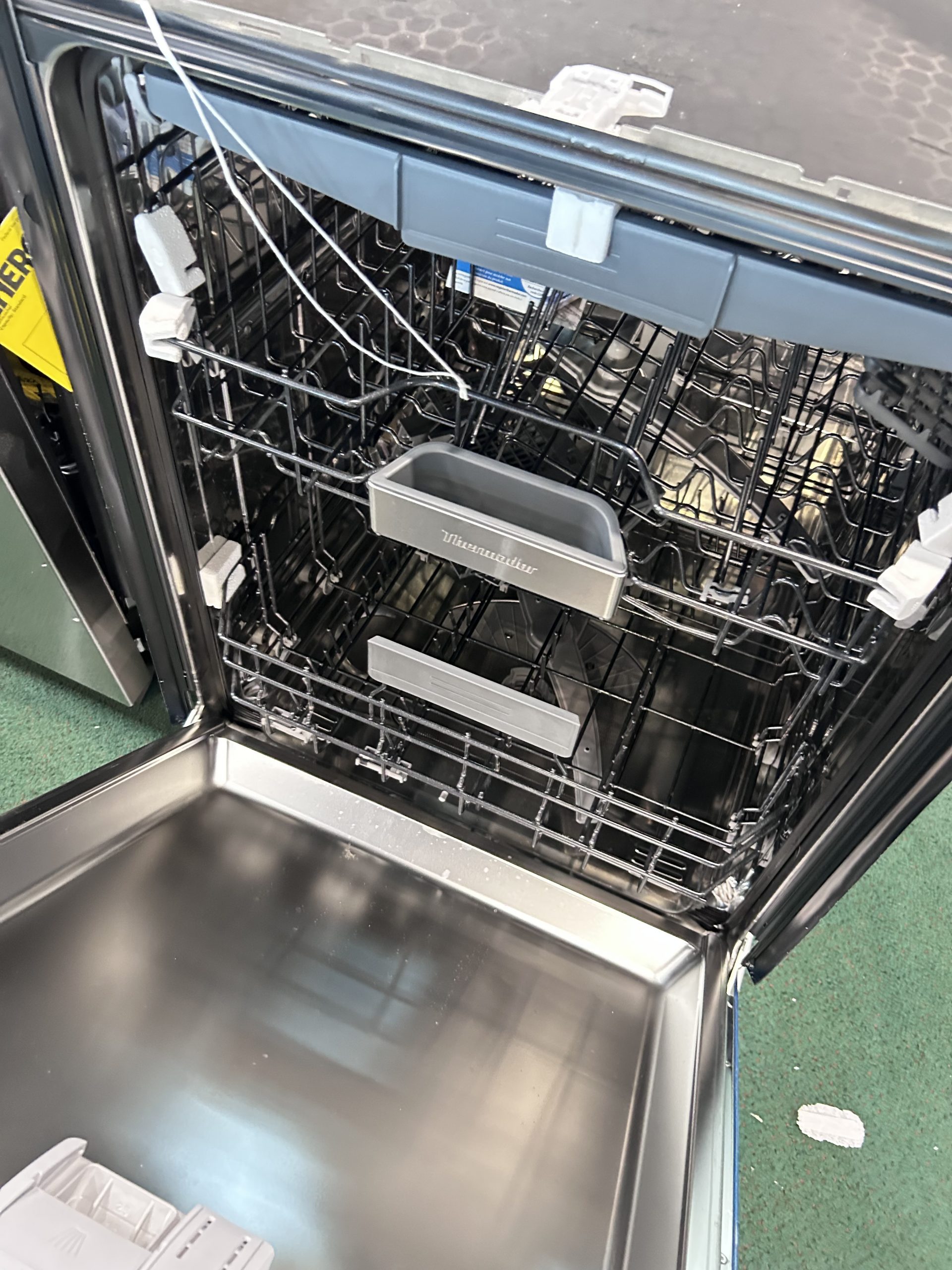 Thermador - Emerald 24" Top Control Smart Built-In Stainless Steel Tub Dishwasher with 3rd Rack and PowerBoost, 48 dBA - Custom Panel Ready - Image 4