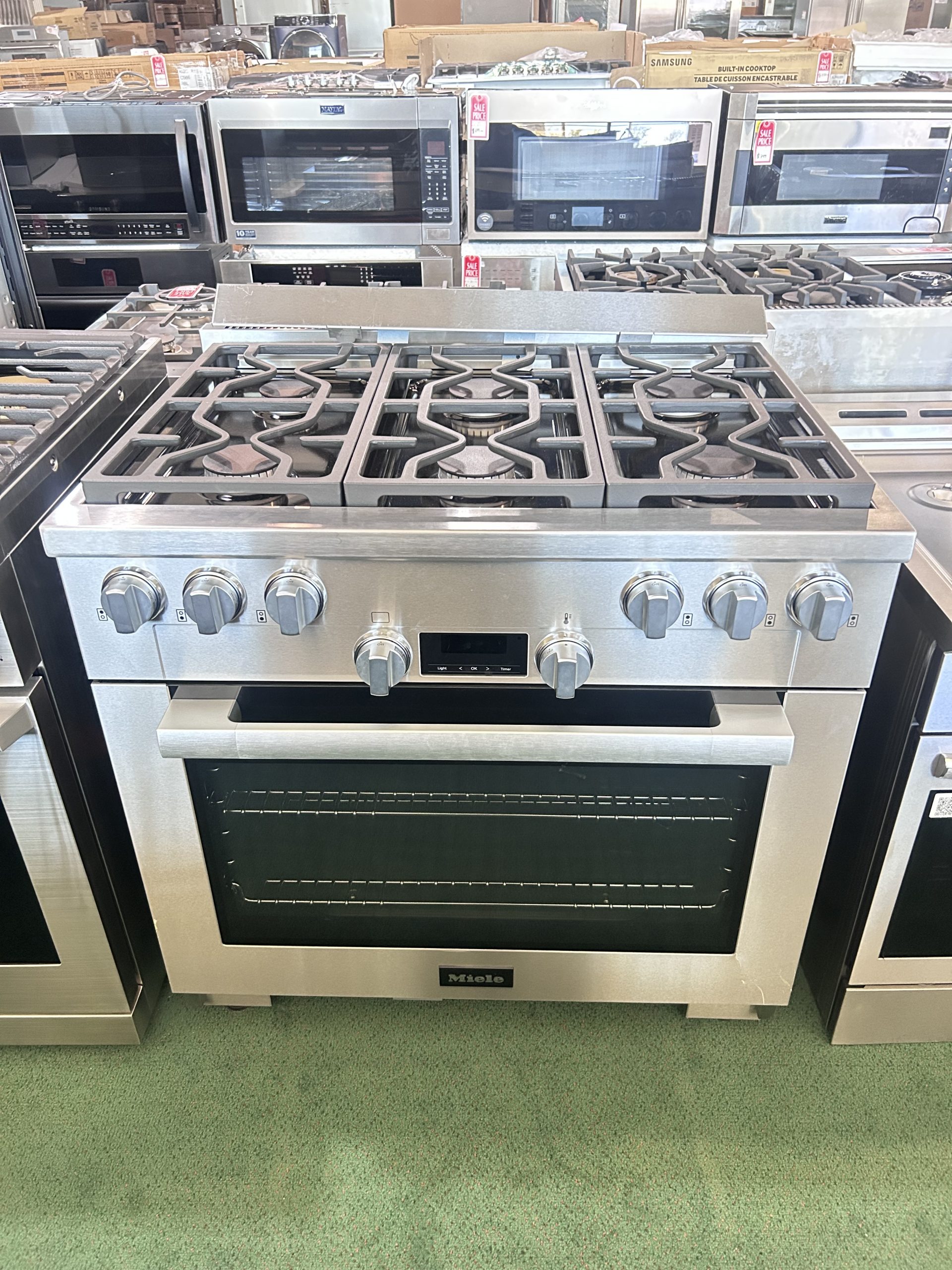 Miele 36" Gas Range With 6 Burners and DirectSelect - Natural Gas - Clean Touch Steel
