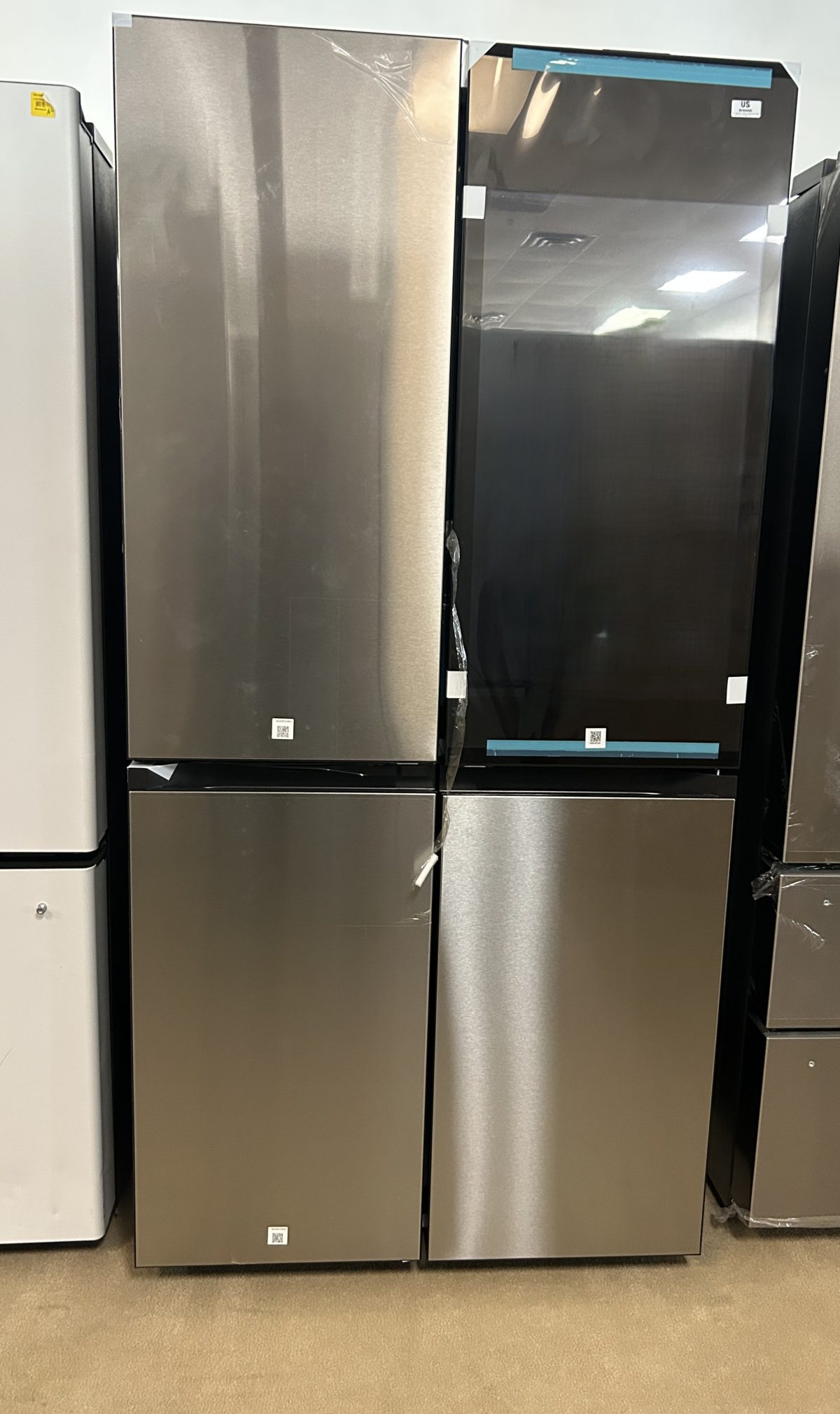 Samsung - Bespoke 23 Cu. Ft. 4-Door Flex French Door Counter Depth Refrigerator with
