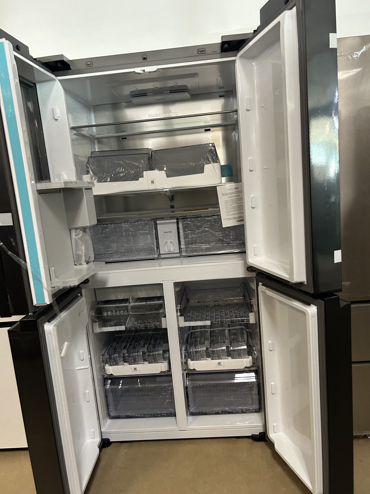 Samsung - Bespoke 23 Cu. Ft. 4-Door Flex French Door Counter Depth Refrigerator with - Image 2