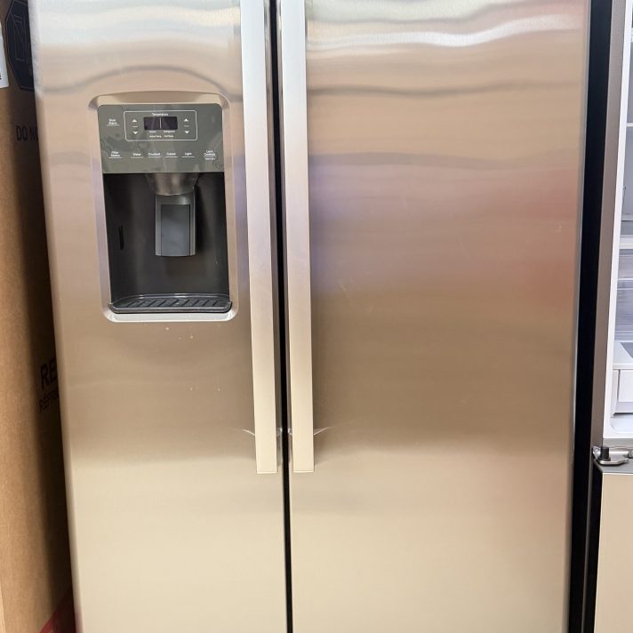 GE 25.3-cu ft Standard-Depth 36-in Wide Side-by-Side Refrigerator with Ice Maker ,Water and Ice Dispenser ( Fingerprint Resistant Stainless Steel )