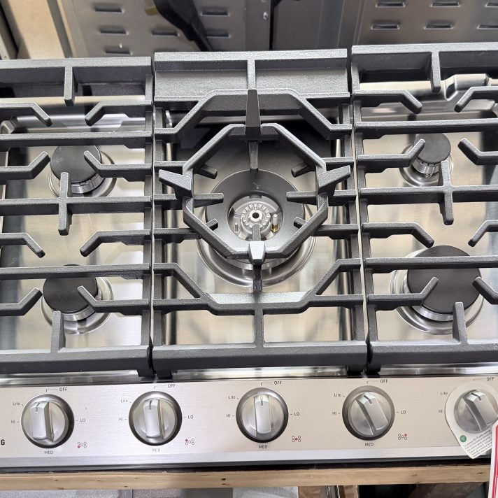 Samsung - 30" Built-In Gas Cooktop with WiFi - Stainless Steel