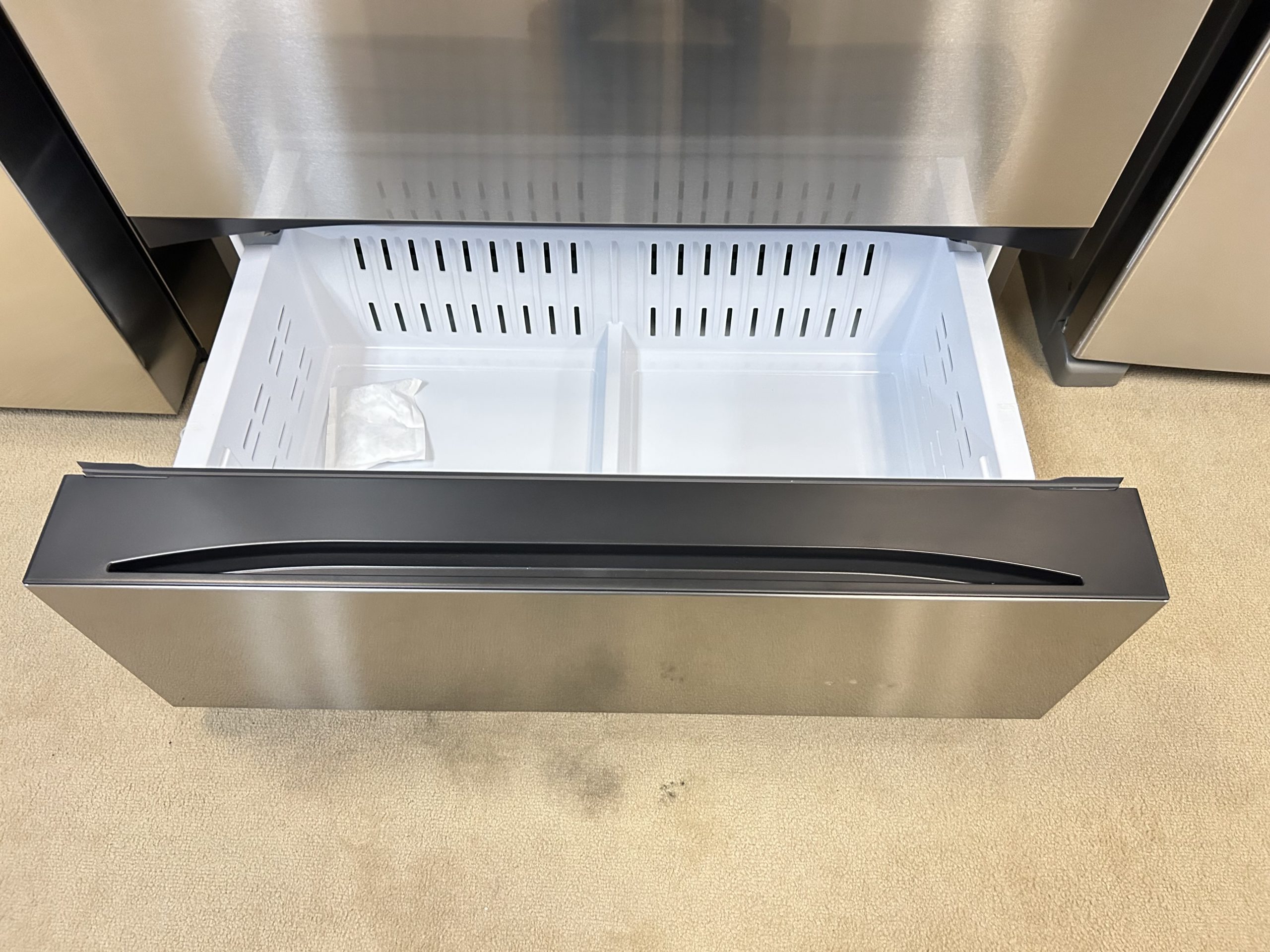 Samsung - 25 cu. ft. 4-Door French Door Counter Depth Smart Refrigerator with Four Types of Ice - Stainless Steel - Image 3