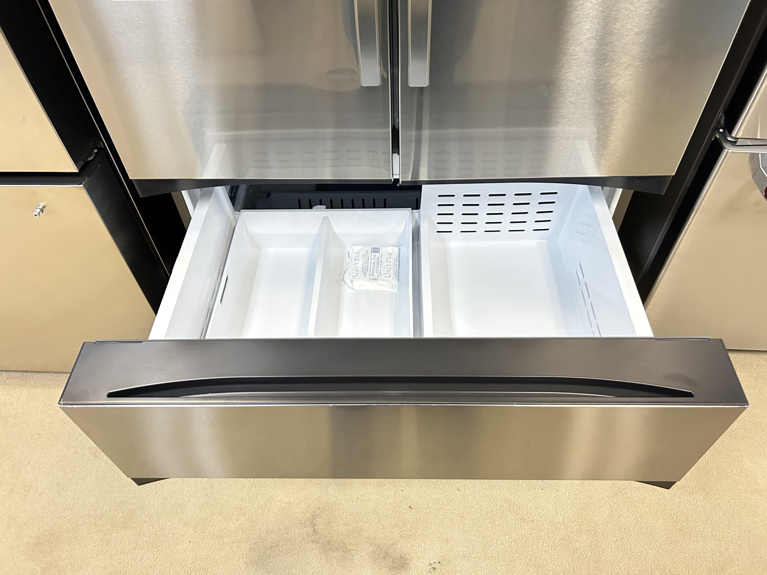 Samsung - 25 cu. ft. 4-Door French Door Counter Depth Smart Refrigerator with Four Types of Ice - Stainless Steel - Image 5