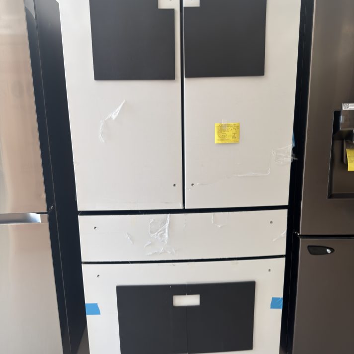 Café - 28.7 Cu. Ft. 4-Door French Door Smart Refrigerator with Dual Dispense Auto Fill Pitcher - Matte White