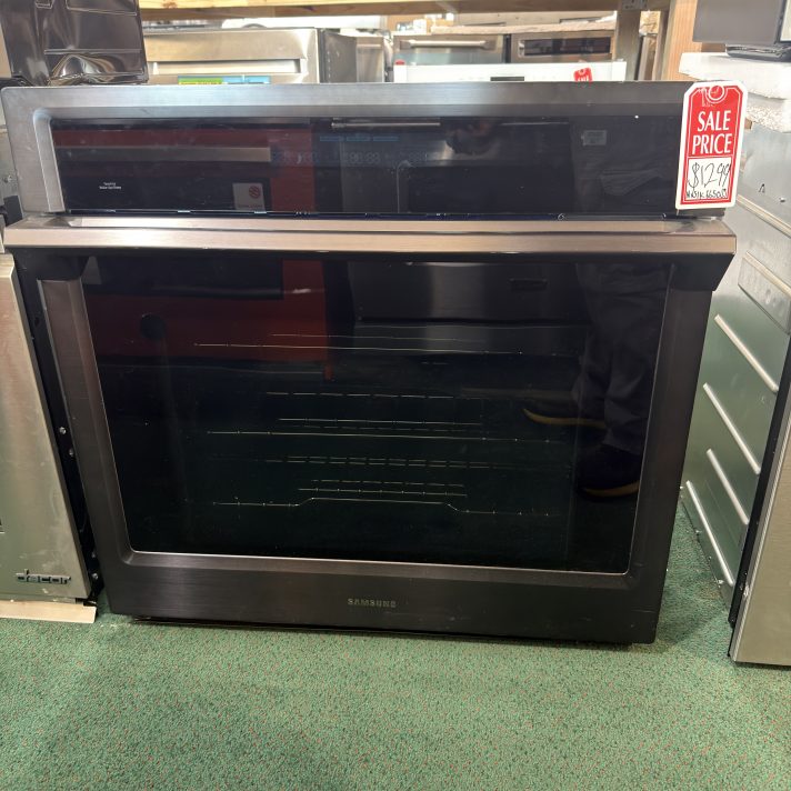 Samsung- 30" Smart Single Electric Wall Oven with Steam Cook in Black Stainless Steel