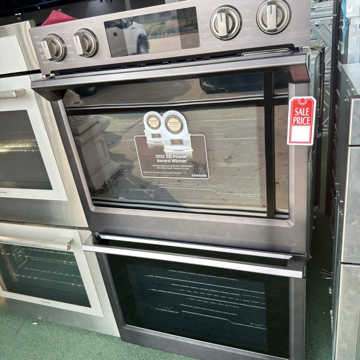 Samsung 30" Smart Double Wall Oven with Flex Duo in Black Stainless Steel