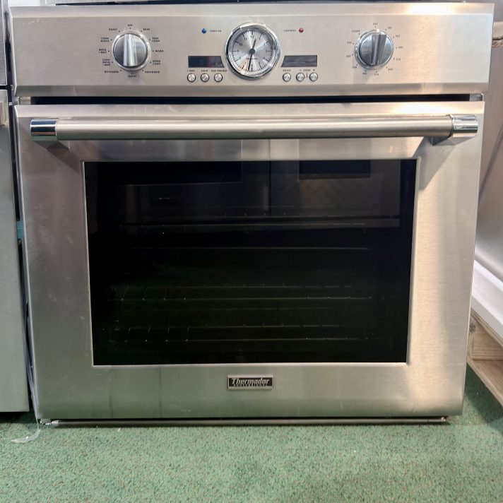 Thermador* 30 Inch Single Electric Wall Oven- Stainless Steel