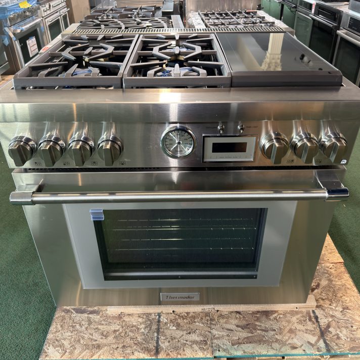 Thermador  Dual Fuel Professional Range 36'' Pro Grand Commercial Depth Stainless Steel