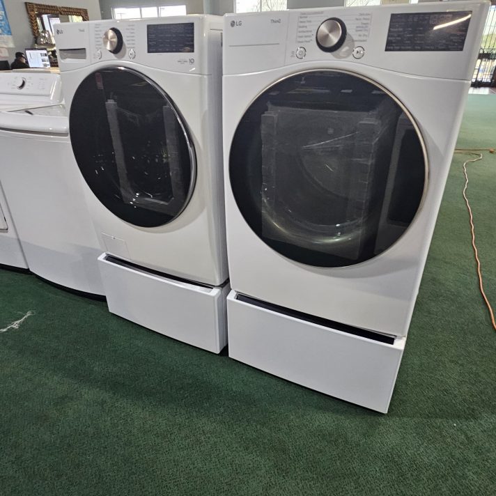 LG FRONT LOAD WASHER & ELECTRIC DRYER WITH PEDESTALS- WHITE