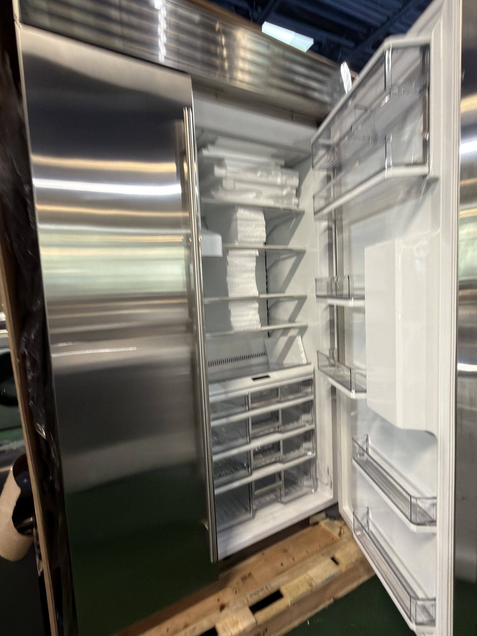 SUB-ZERO 48" Classic Series Side-by-Side Refrigerator/Freezer with Dispenser Stainless Steel, Pro Handle. - Image 2