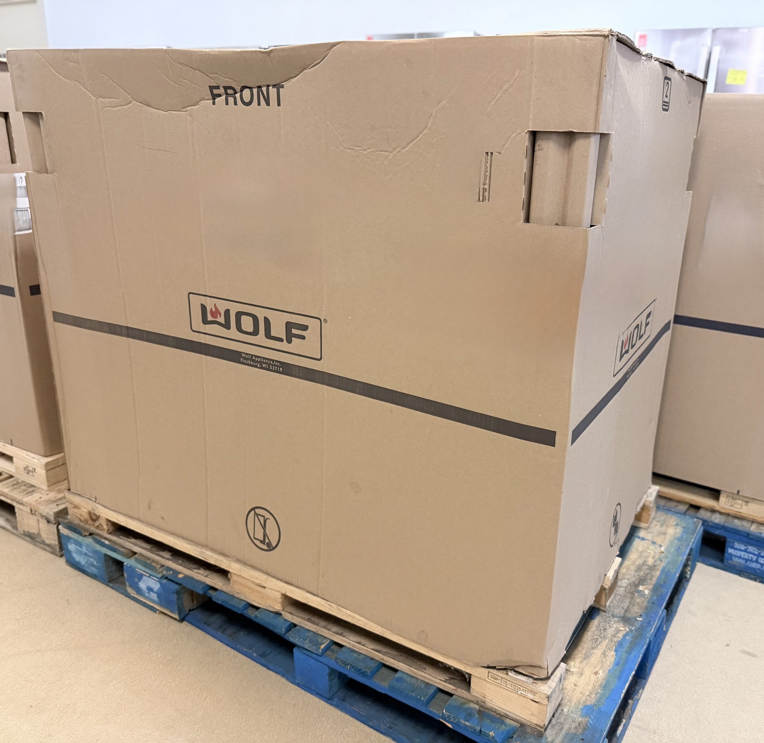 WOLF* 48" Dual Fuel Range - 6 Burners and Infrared Griddle - Image 4