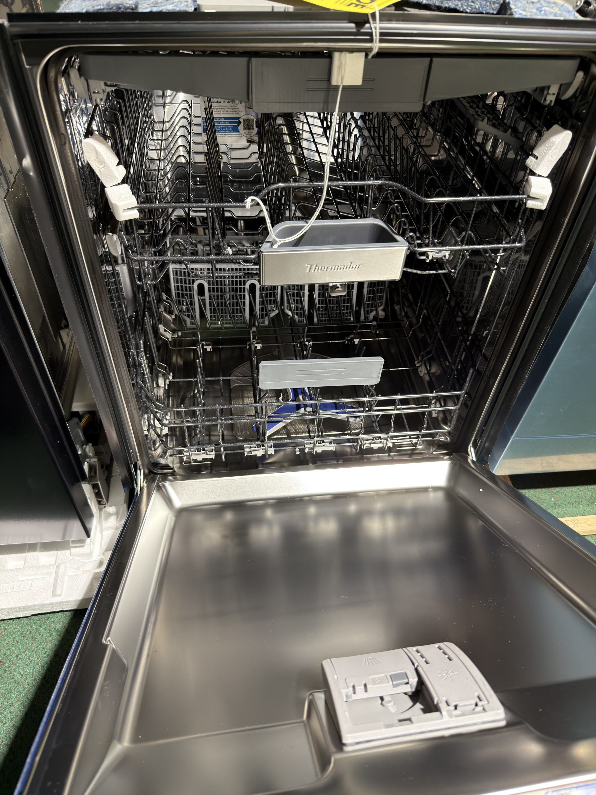 Thermador - Sapphire 24" Top Control Smart Built-In Stainless Steel Tub Dishwasher with 3rd Rack and Interior Light, 44 dBA - Custom Panel Ready - Image 2