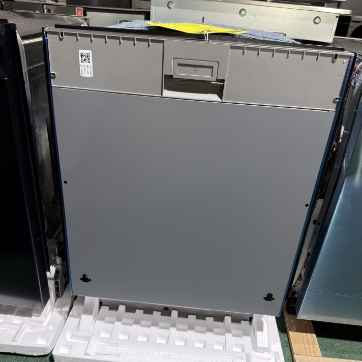 Thermador - Sapphire 24" Top Control Smart Built-In Stainless Steel Tub Dishwasher with 3rd Rack and Interior Light, 44 dBA - Custom Panel Ready