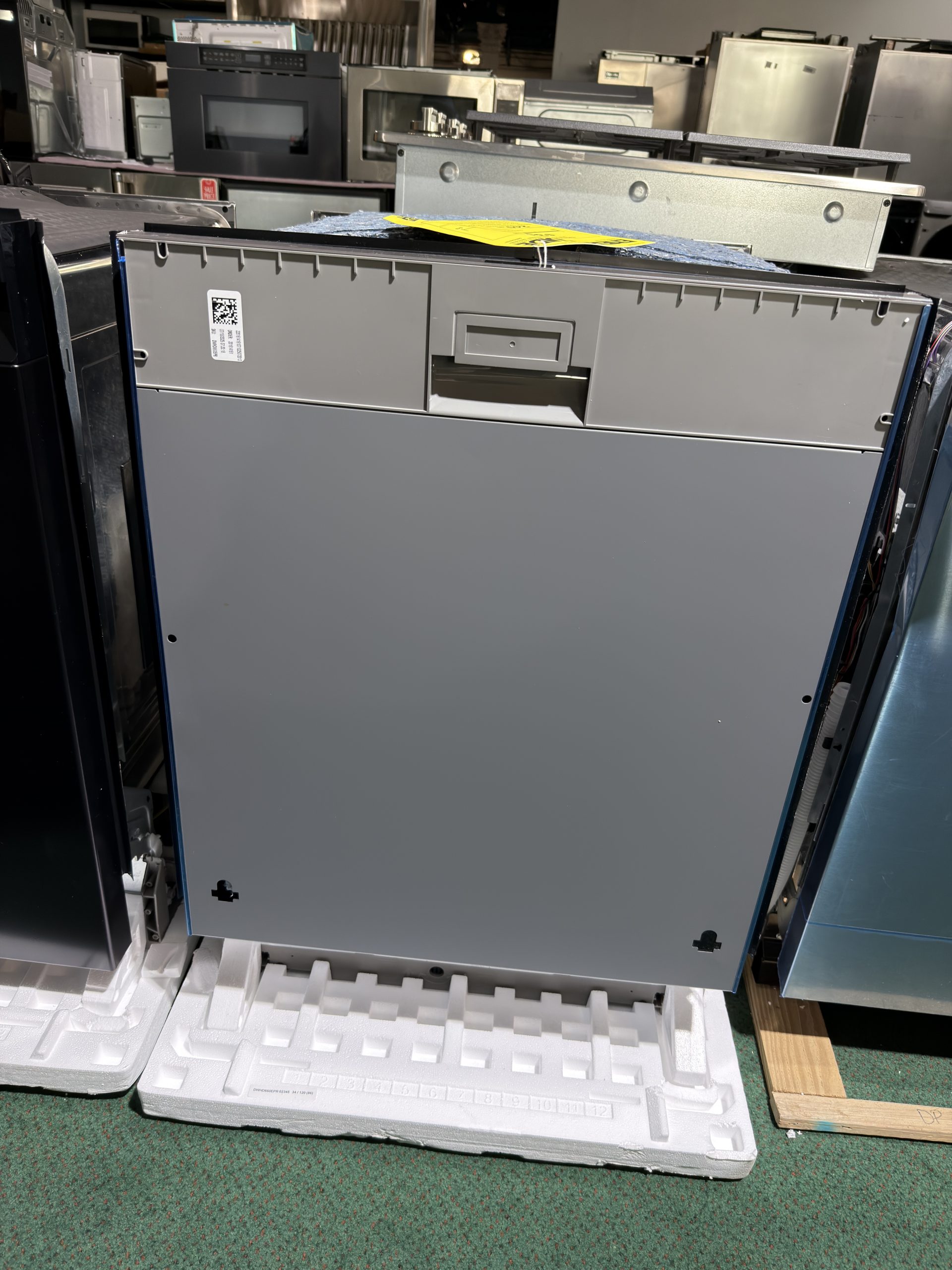 Thermador - Sapphire 24" Top Control Smart Built-In Stainless Steel Tub Dishwasher with 3rd Rack and Interior Light, 44 dBA - Custom Panel Ready