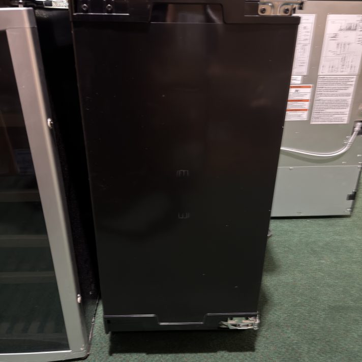 KitchenAid - 15" 22.8-Lb. Built-In Icemaker