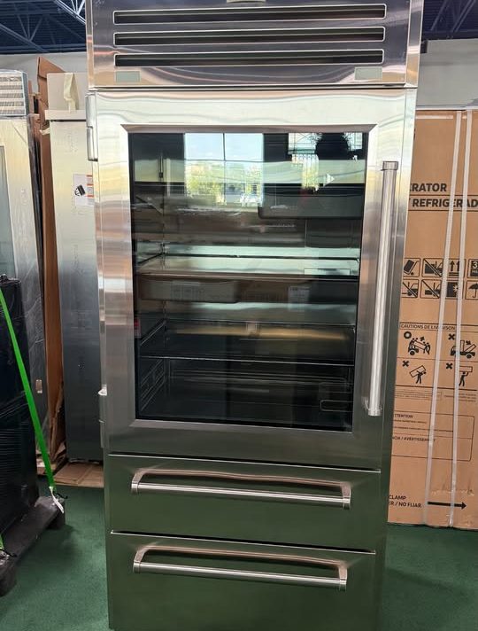 Sub-Zero* 36" PRO Refrigerator/Freezer Glass Door -Stainless Steel