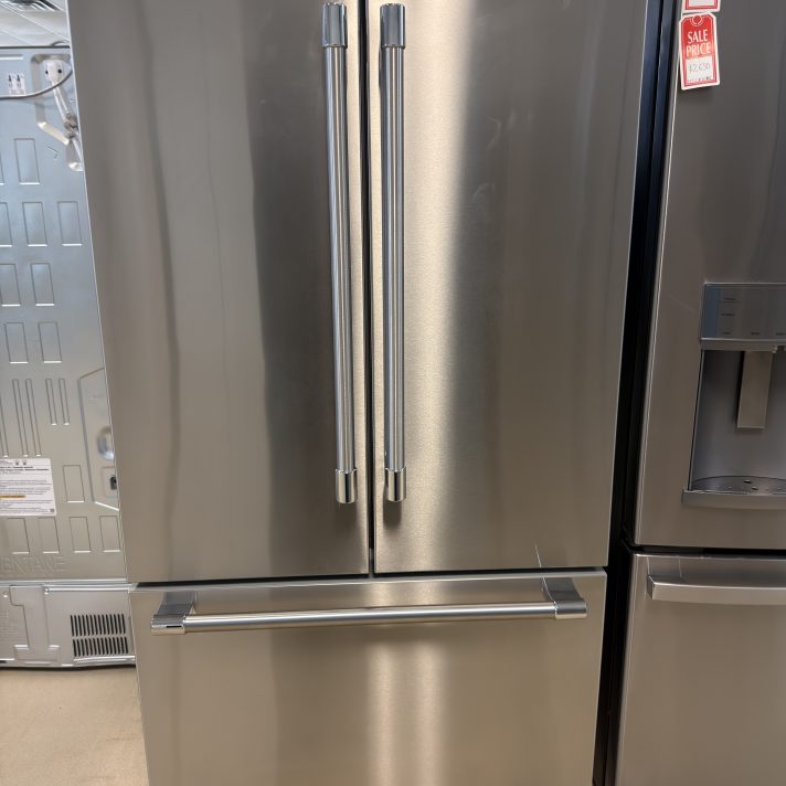 Thermador - Professional 20.8 Cu. Ft. French Door Counter-Depth Smart Refrigerator - Silver