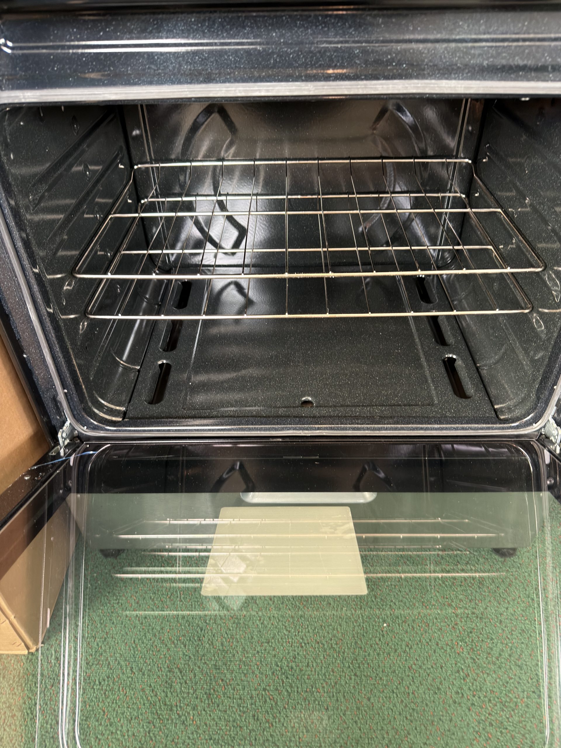 Whirlpool 30'' Freestanding Gas Range with Broiler Drawer - Stainless Steel - Image 2