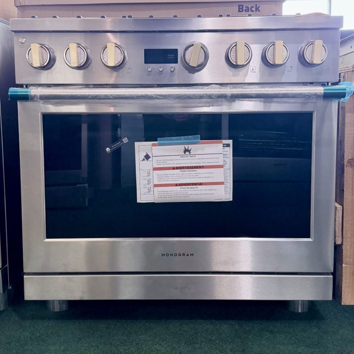 Monogram* 36" All Gas Professional Range with 6 Burners in Stainless Steel