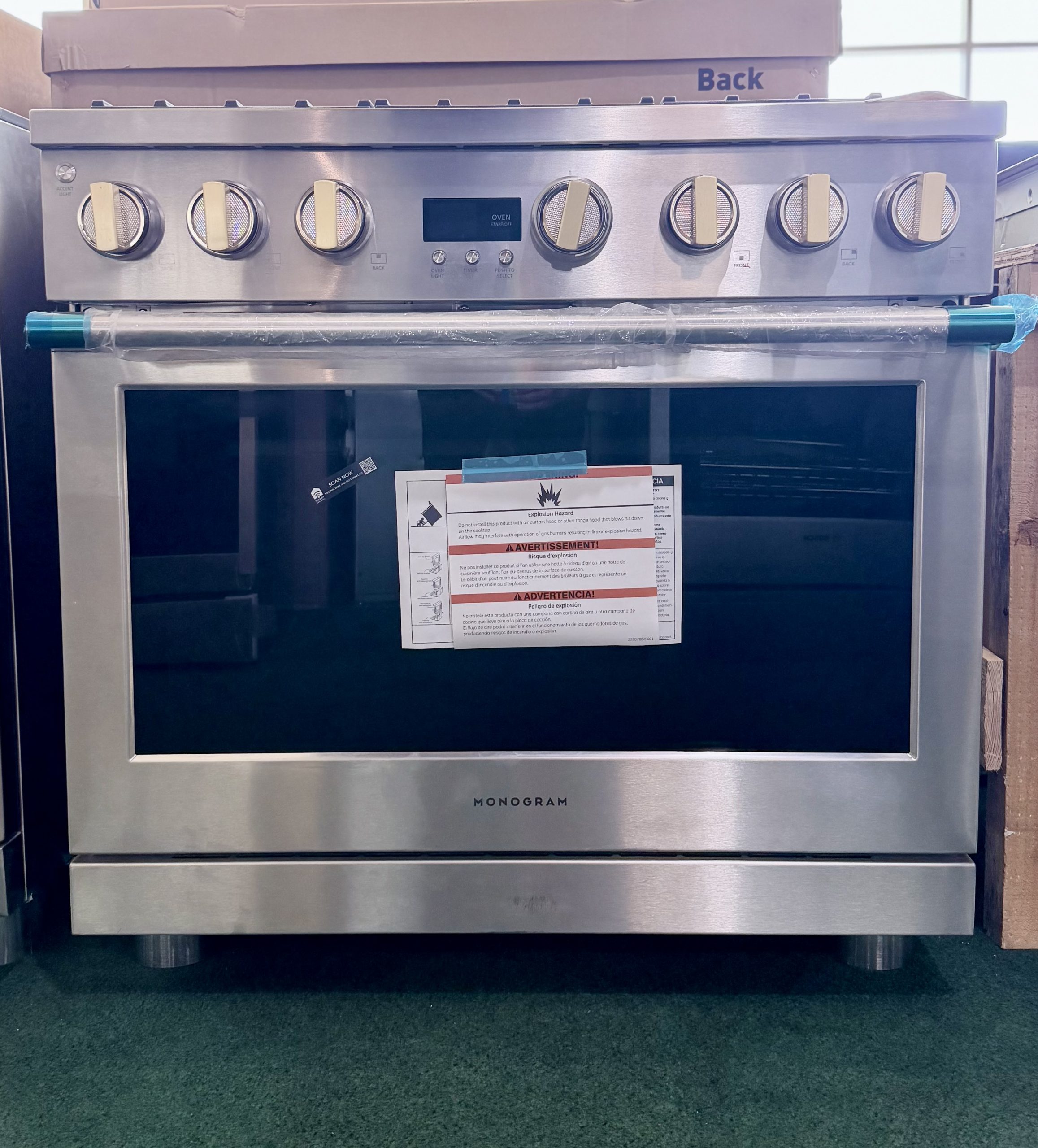 Monogram* 36" All Gas Professional Range with 6 Burners in Stainless Steel