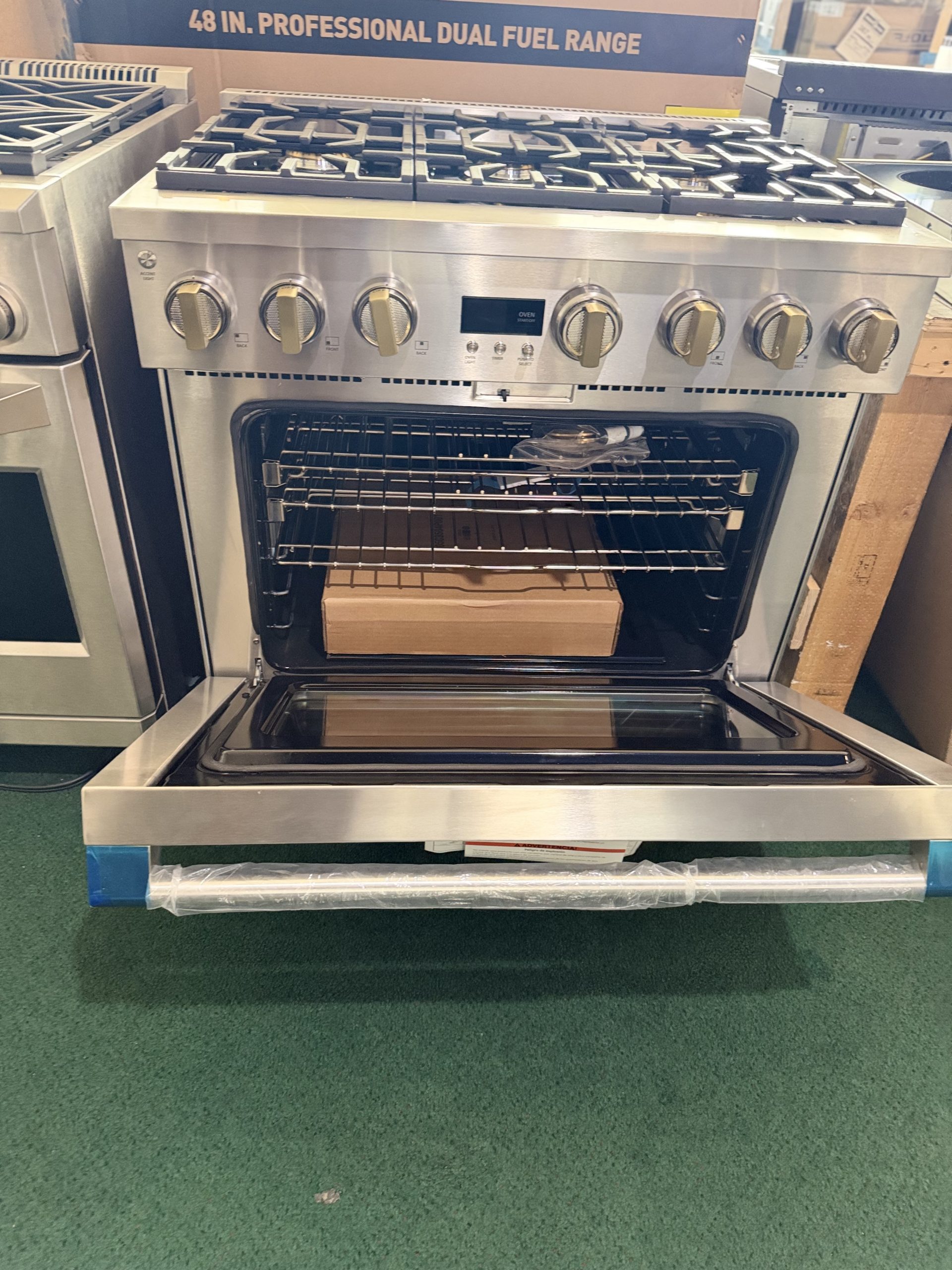 Monogram* 36" All Gas Professional Range with 6 Burners in Stainless Steel - Image 5