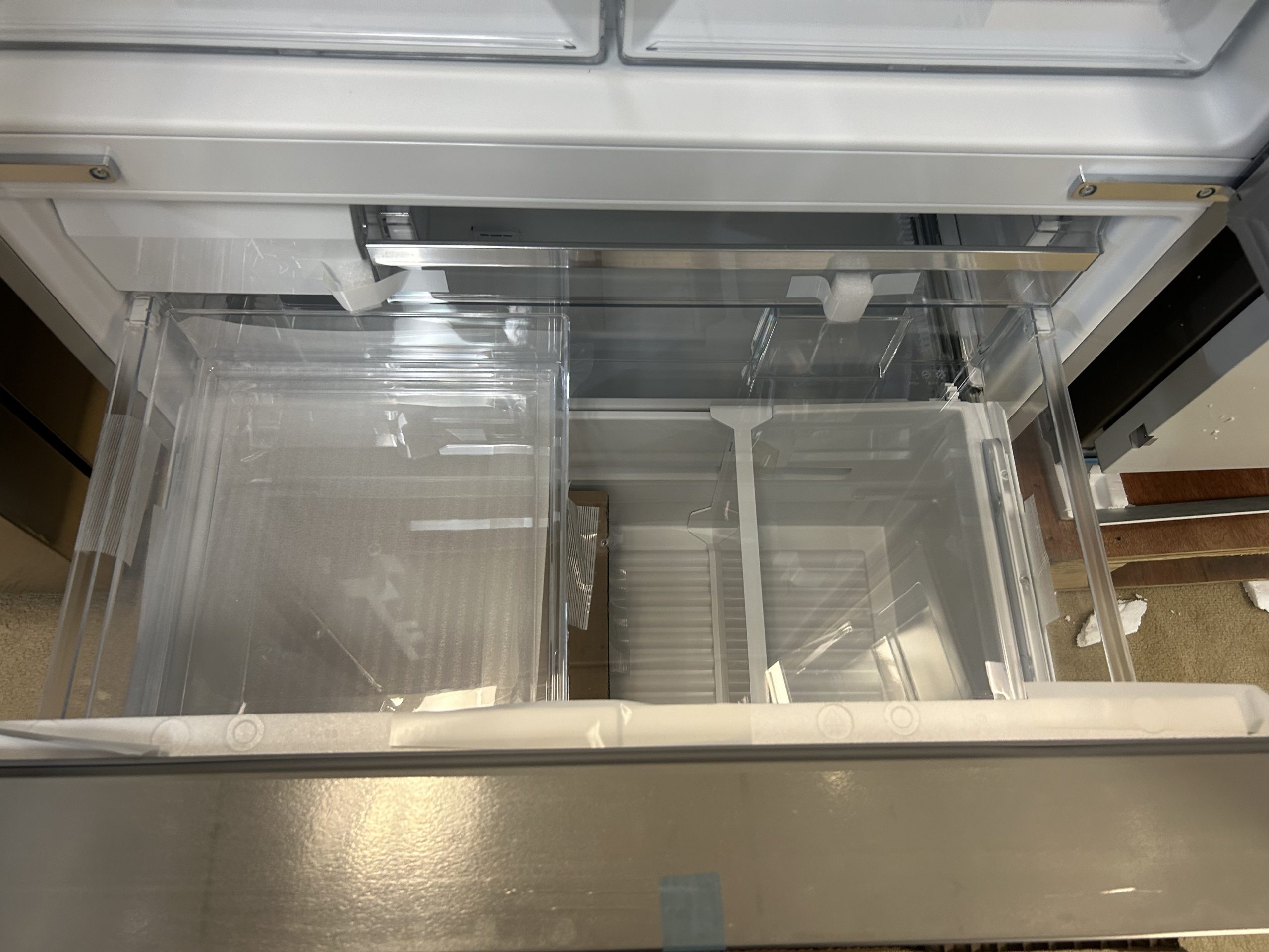 Bosch 800 Series 36 Inch Wide 20.8 Cu. Ft. Energy Star Certified French Door Refrigerator with MultiAirFlow and VitaFreshPro - Image 5