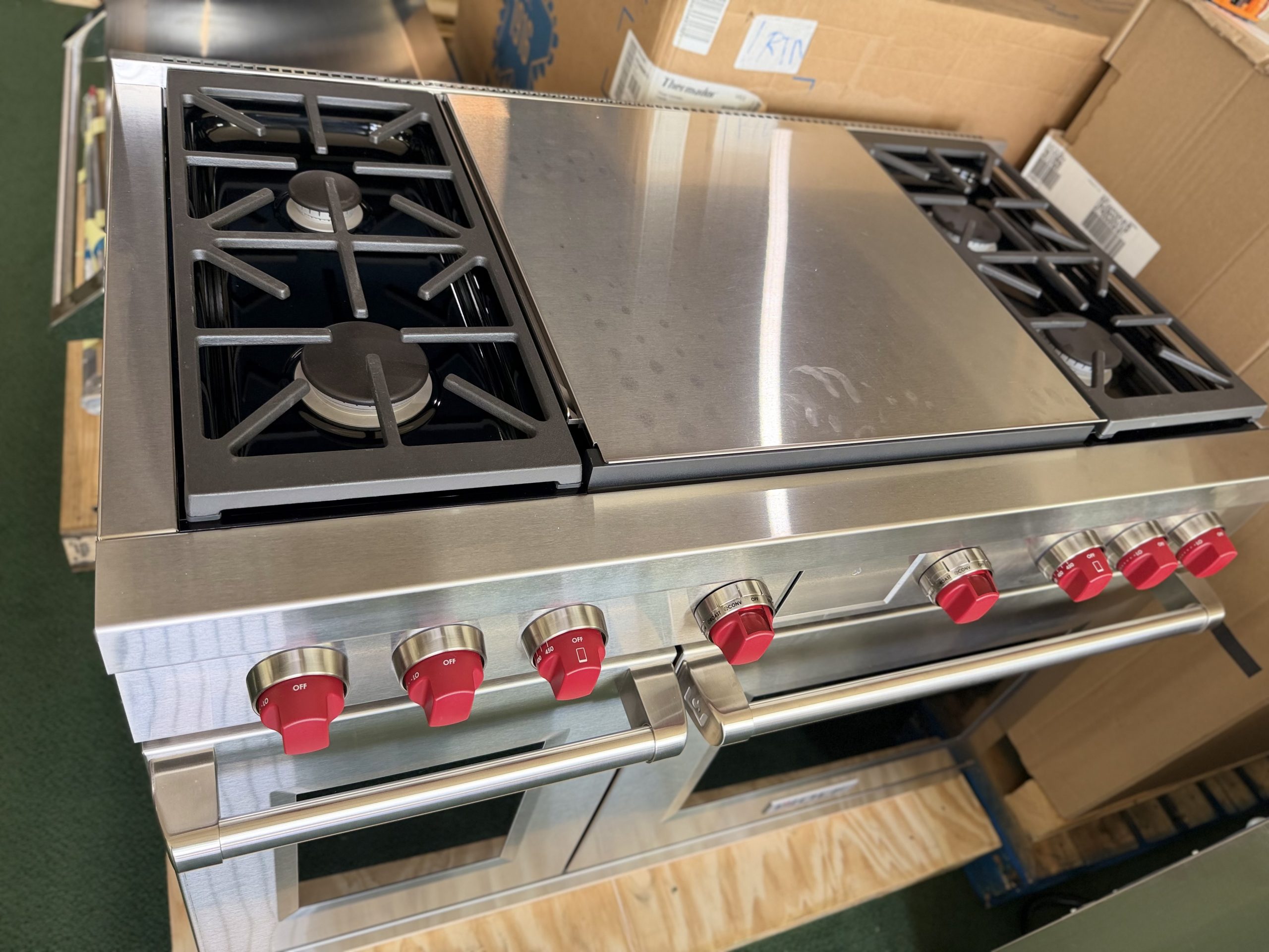 Wolf* 48" Dual Fuel Range - 4 Burners and Infrared Dual Griddle - Image 3