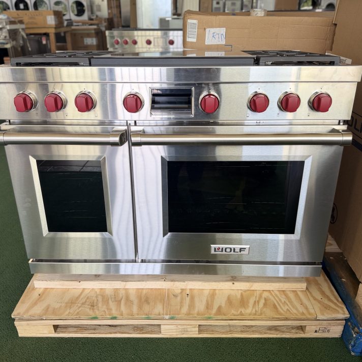 Wolf* 48" Dual Fuel Range - 4 Burners and Infrared Dual Griddle